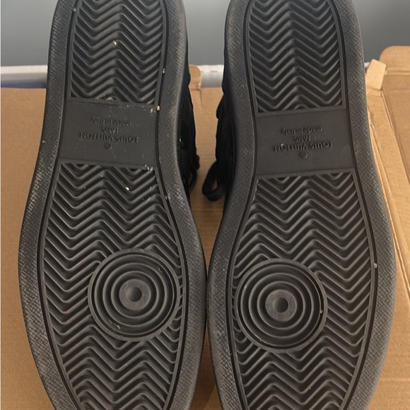 LV Rivoli Damier Graphite Sneakers Size 7 - Picture 2 of 4